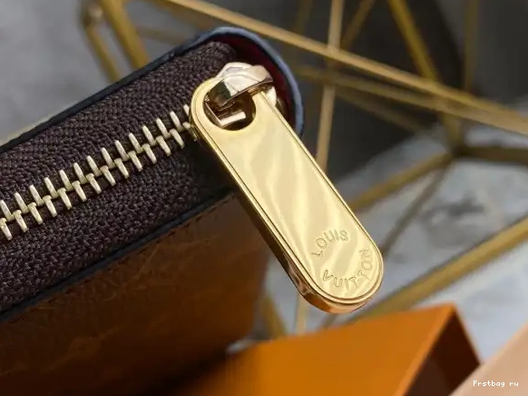 First bag ru WALLET LOUIS VUITTON ZIPPY 0515